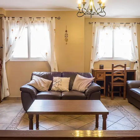 Hubara Parda Villa La Oliva